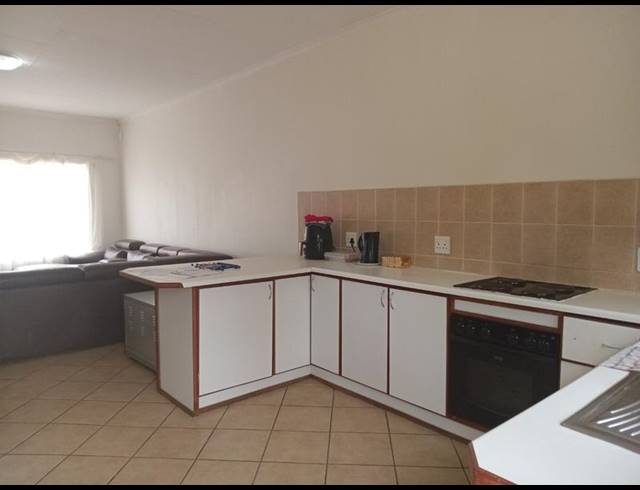 2 BEDROOM TOWNHOUSE FOR SALE IN ROBIN PARK